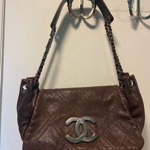 CHANEL Diamond Stitch Accordion Flap Bag Quilted Calfskin